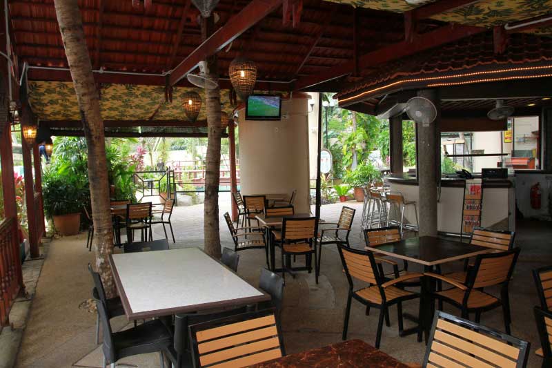 Gaya's Beach Side Ba & Restaurant